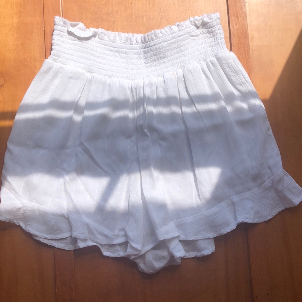American Eagle High Waisted Flowy Short